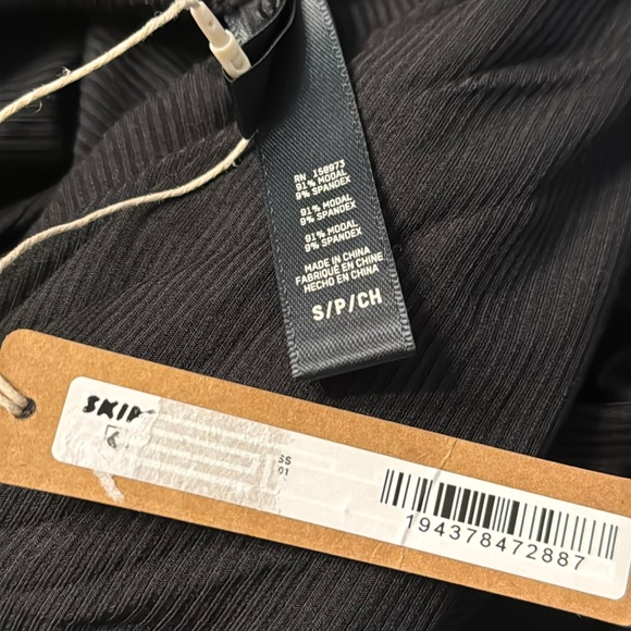 SKIMS SOFT LOUNGE
LONG SLEEVE DRESS - Picture 9 of 13